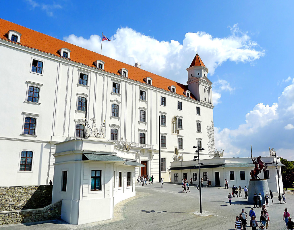 Bratislava__castle size
