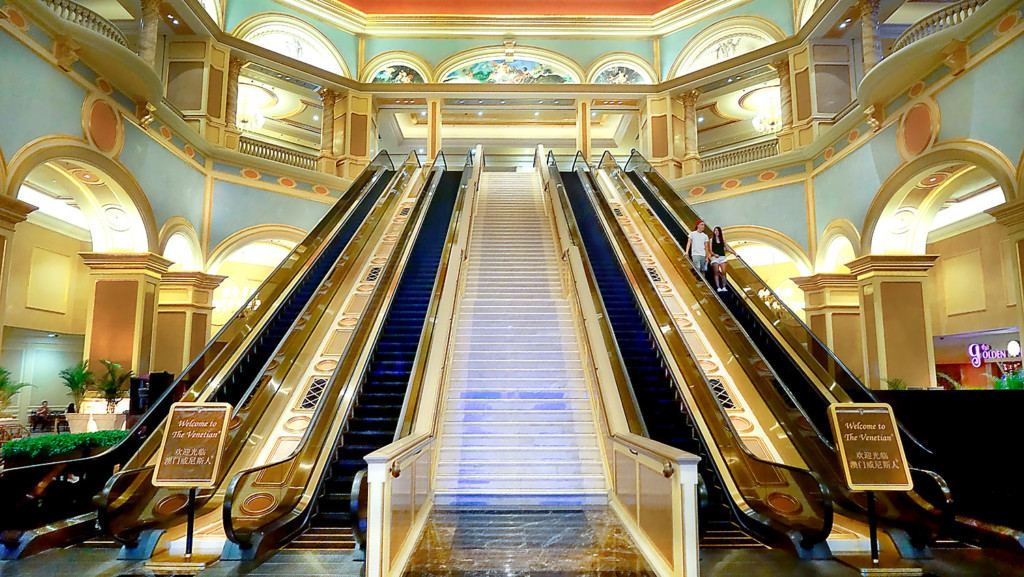 macau-escalator-size
