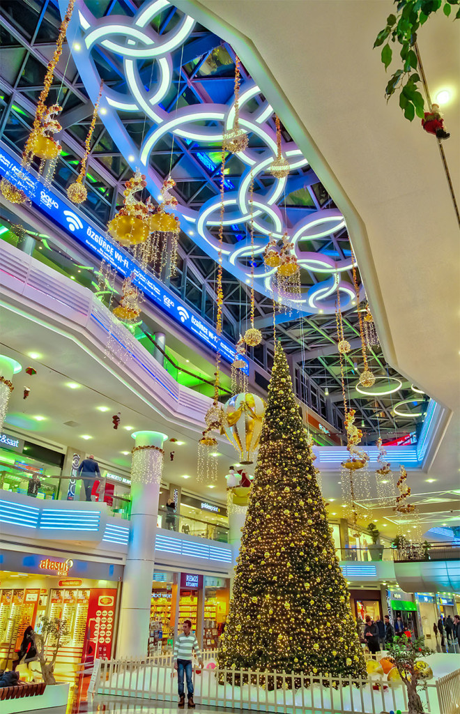christmas-tree-istanbul-size