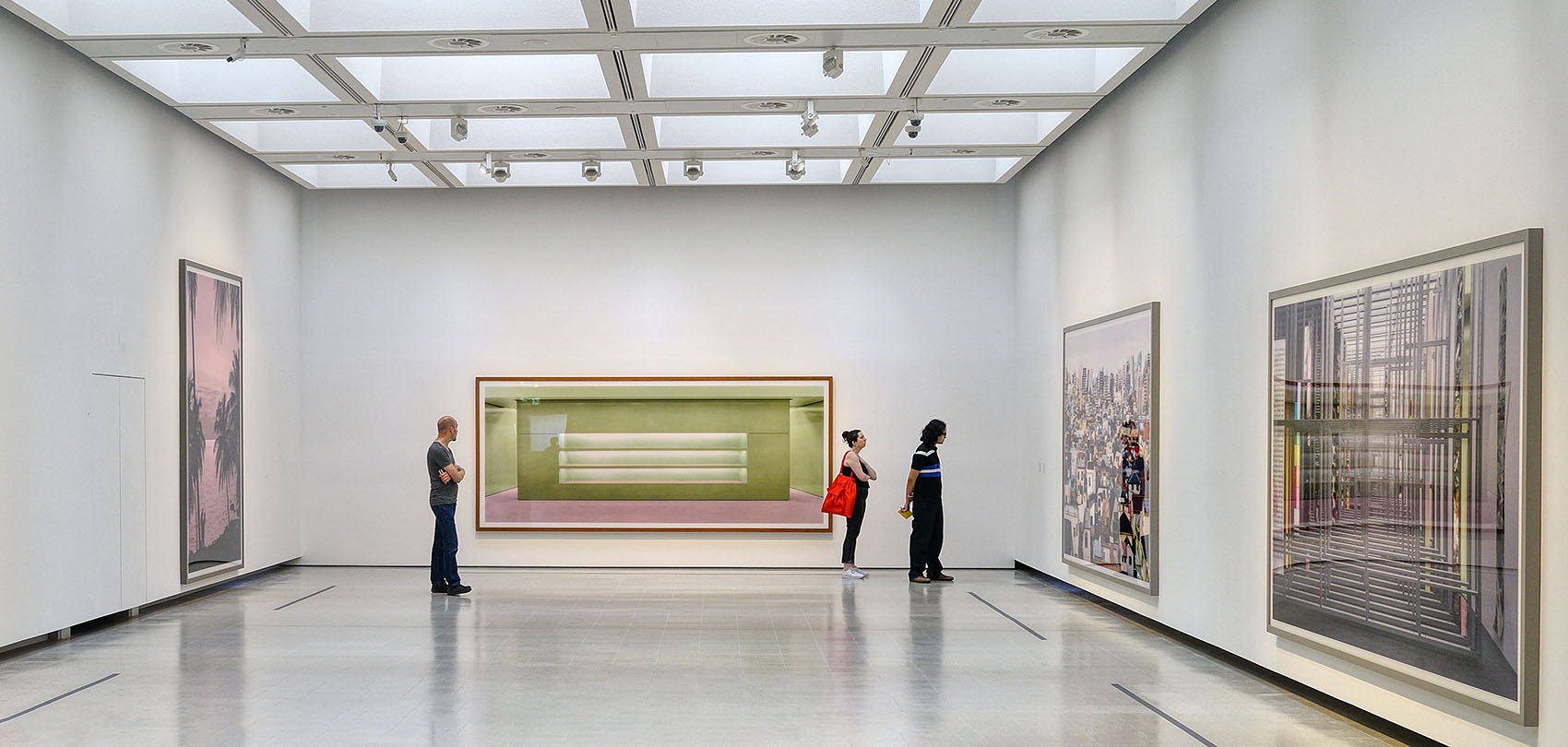 Andreas-Gursky-exhibition-size.jpg