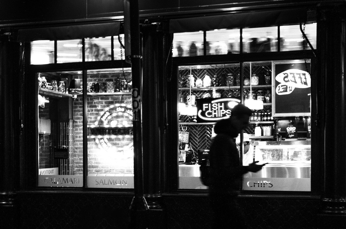 london-fish-and-chips-size-heyyouphoto